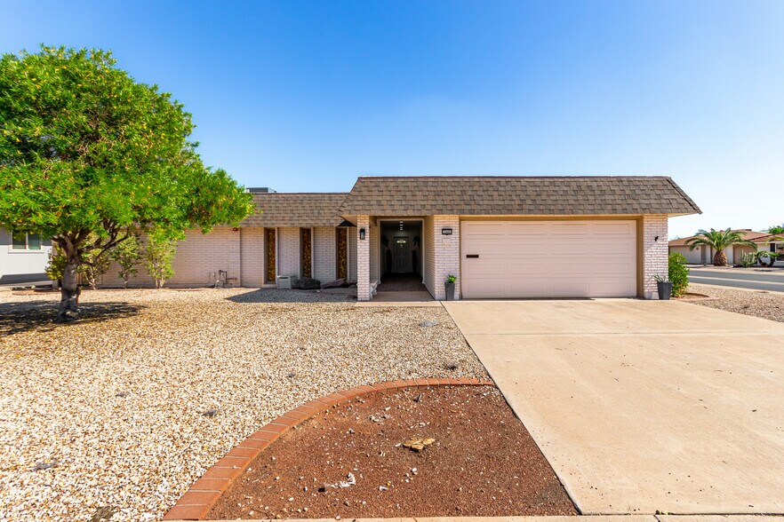 10441 W Twin Oaks Dr, Sun City, AZ à vendre - Photo de l’immeuble – Image 2 sur 17