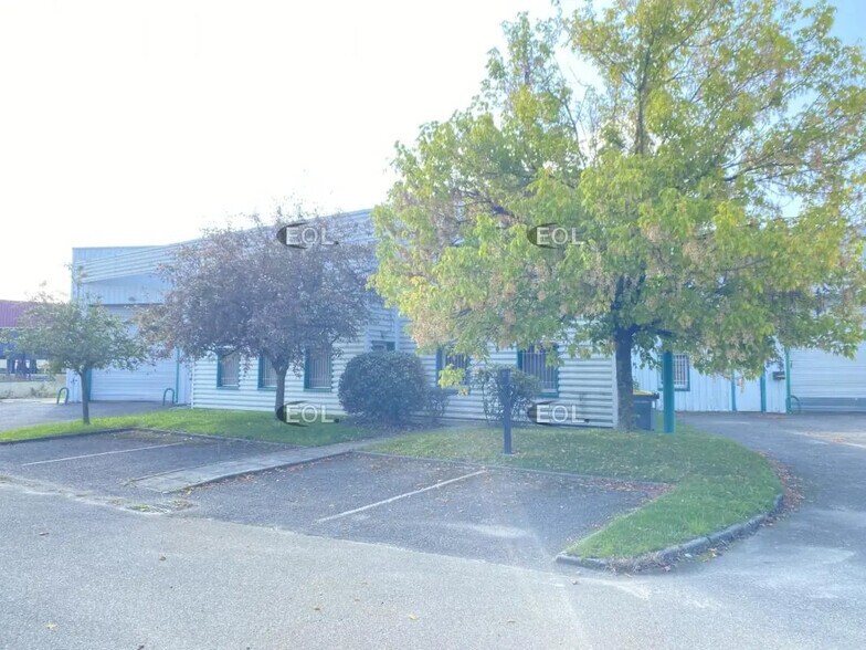 Industriel/Logistique dans Toussieu à louer - Photo de l’immeuble – Image 2 sur 17