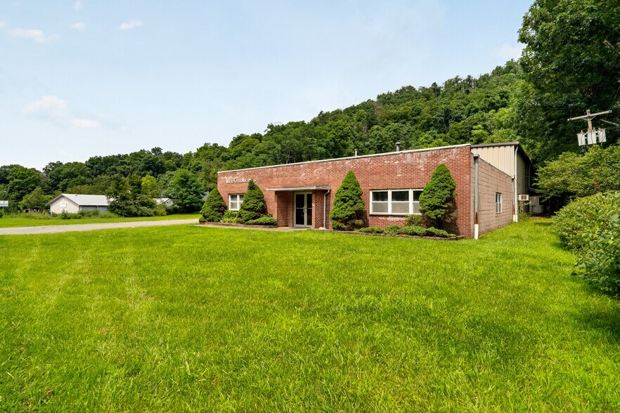 1397 Route 55, Lagrangeville, NY à vendre - Photo de l’immeuble – Image 2 sur 23