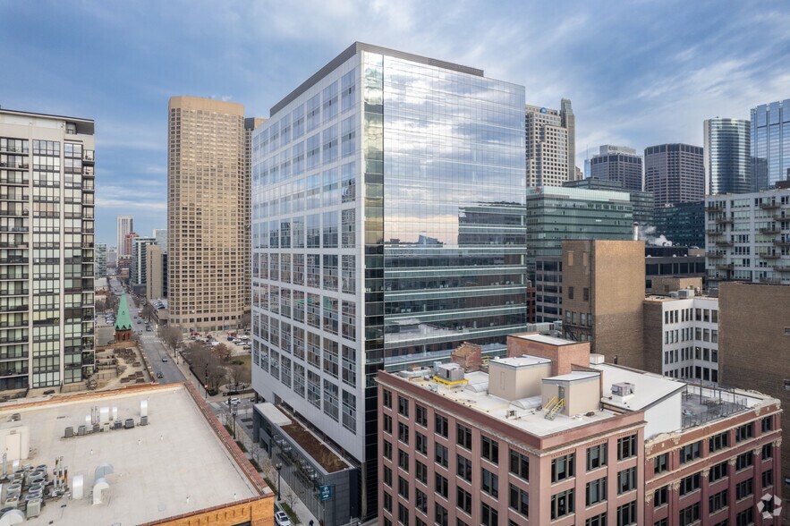 625 W Adams St, Chicago, IL à louer - Photo de l’immeuble – Image 2 sur 21