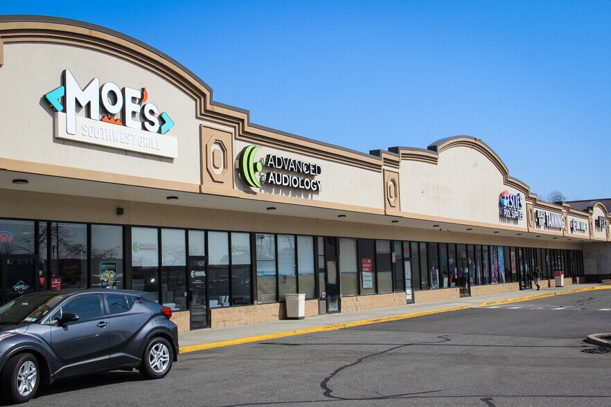 98-122 E Rt-59, Nanuet, NY à louer - Photo de l’immeuble – Image 3 sur 11