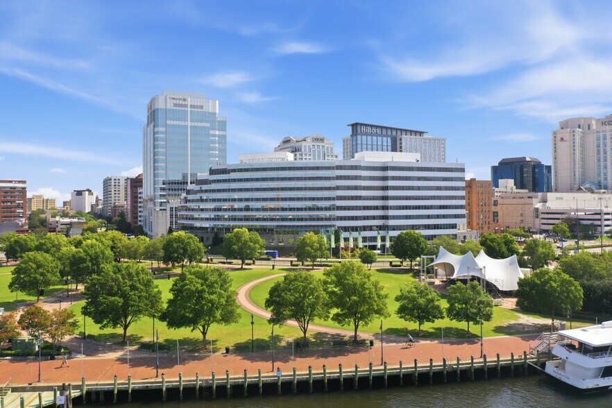 101 W Main St, Norfolk, VA à louer - Photo de l’immeuble – Image 1 sur 21