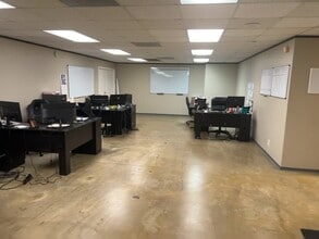 9776 Whithorn Dr, Houston, TX à louer - Vidéo sur l’annonce professionnelle