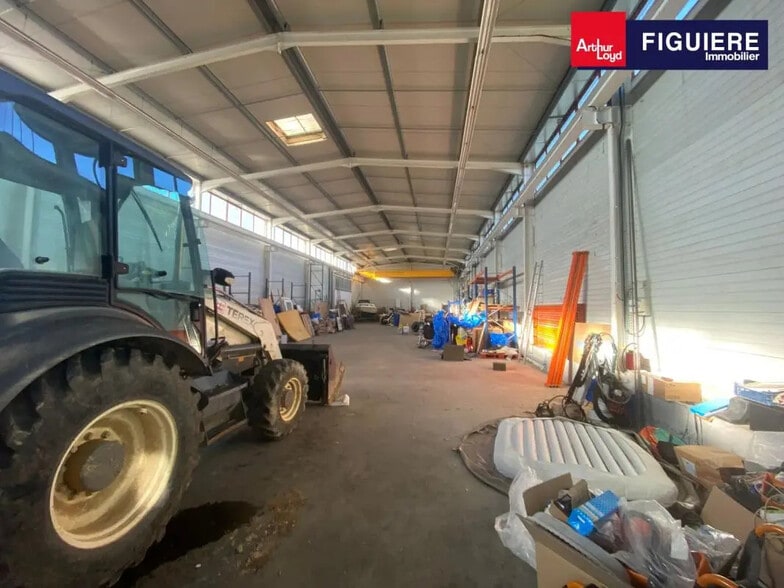 Local d’activités dans Lançon-Provence à louer - Photo de l’immeuble – Image 2 sur 16