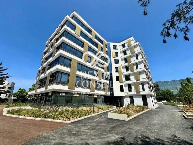 Bureau dans Nanterre à louer - Photo de l’immeuble – Image 1 sur 12
