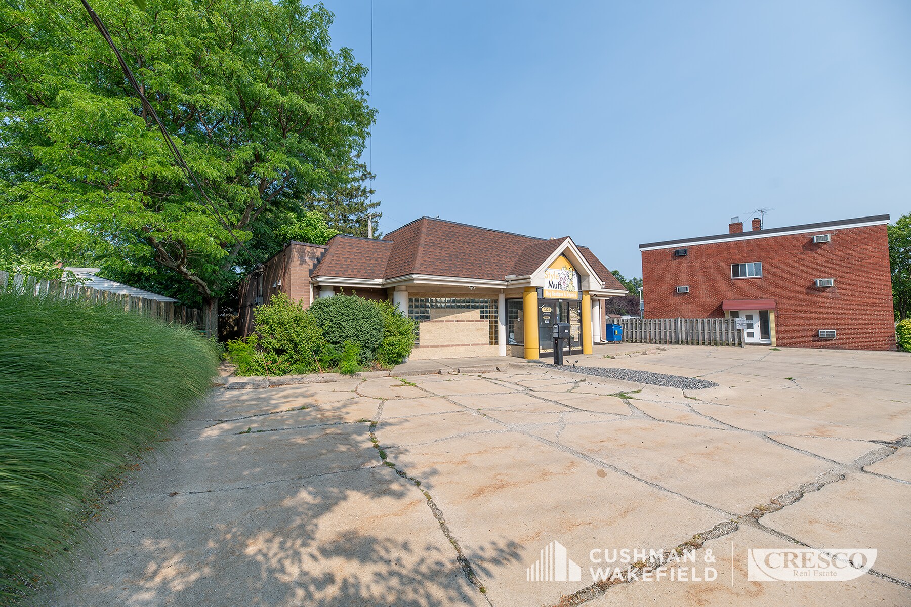 3525 Warren Rd, Cleveland, OH à vendre Photo de l’immeuble– Image 1 sur 16