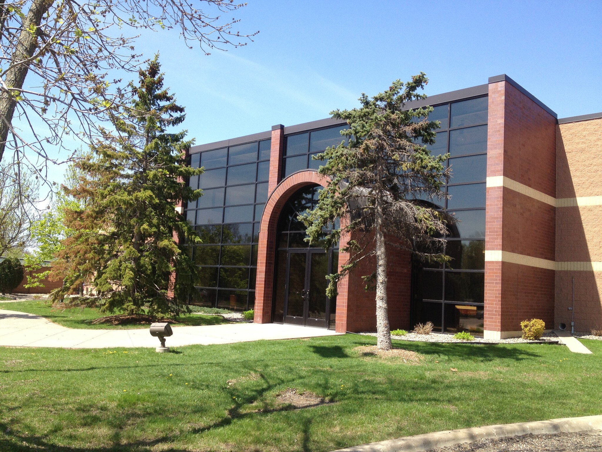 2905 Lexington Ave S, Eagan, MN à vendre Photo de l’immeuble– Image 1 sur 132