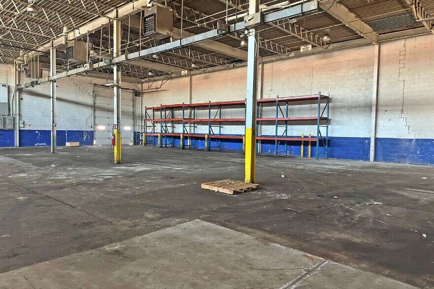 813 & 839 E Ten Mile Rd, Madison Hts, Madison Heights, MI à vendre - Photo intérieure – Image 2 sur 6
