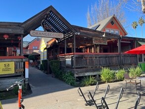 129 E St, Davis, CA à louer Photo intérieure– Image 1 sur 15