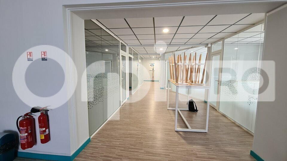 Bureau dans Montluçon à louer - Photo intérieure – Image 2 sur 10