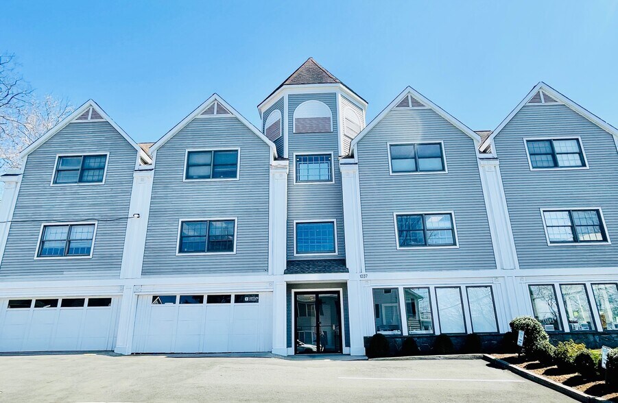 1037 E Putnam Ave, Riverside, CT à louer - Photo de l’immeuble – Image 3 sur 19