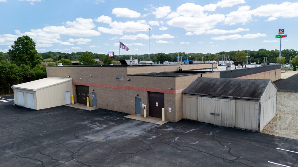 1501 Vernon Odom Blvd, Akron, OH à vendre - Photo de l’immeuble – Image 3 sur 17