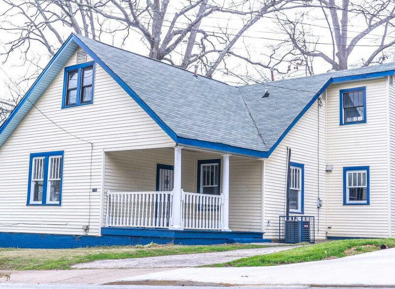 10-Property Investment Portfolio portefeuille de 4 biens à vendre sur LoopNet.fr - Photo de l’immeuble – Image 2 sur 8