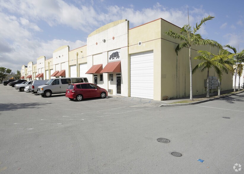 14262 SW 140th St, Miami, FL à louer - Photo de l’immeuble – Image 3 sur 3