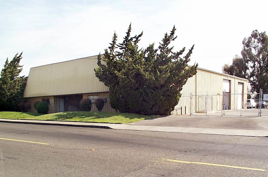 6925 Luther Dr, Sacramento, CA à vendre - Photo de l’immeuble – Image 2 sur 8