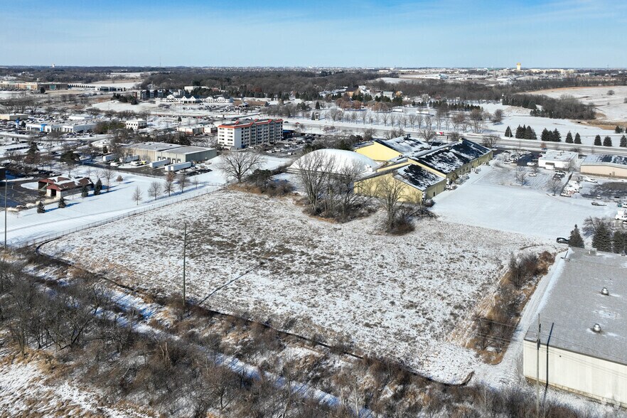 2136 NW 108th St, Clive, IA à louer - Photo de l’immeuble – Image 2 sur 3
