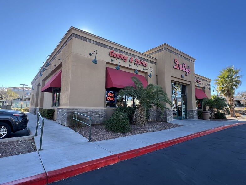 8699 W Charleston Blvd, Las Vegas, NV à vendre - Photo principale – Image 1 sur 3