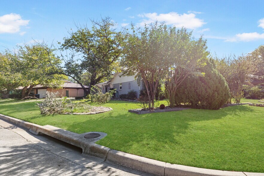 2829 Larkin Ave, Fort Worth, TX à vendre - Photo de l’immeuble – Image 3 sur 3