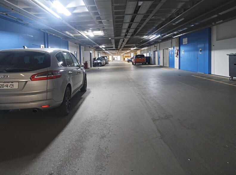 Industriel/Logistique dans Madrid, Madrid à vendre - Photo de l’immeuble – Image 2 sur 24