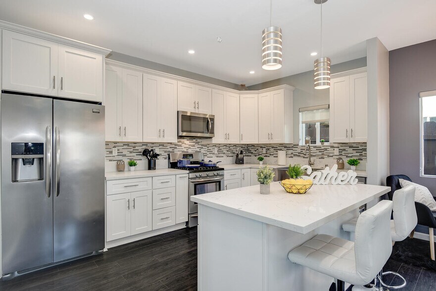 5411 Lauretta St, San Diego, CA à vendre - Photo de l’immeuble – Image 3 sur 14