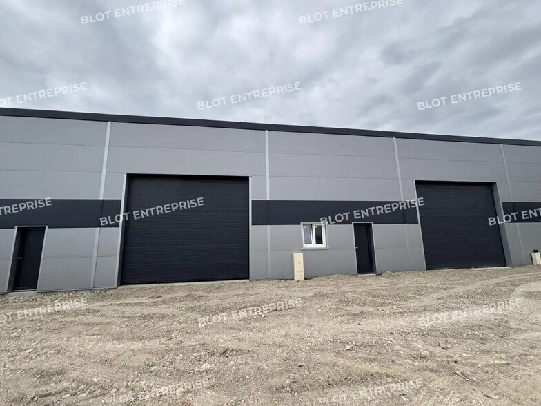 Local d’activités dans Ploemeur à louer - Photo de l’immeuble – Image 2 sur 9