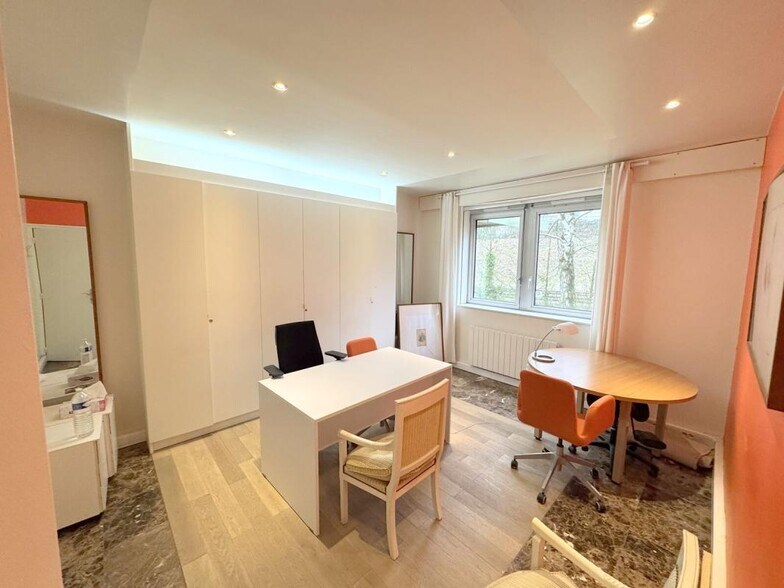 Bureau dans Versailles à louer - Photo intérieure – Image 1 sur 8