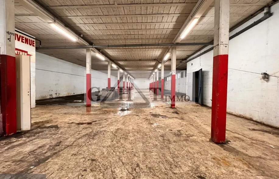 Industriel/Logistique dans Bondy à vendre - Photo de l’immeuble – Image 2 sur 3