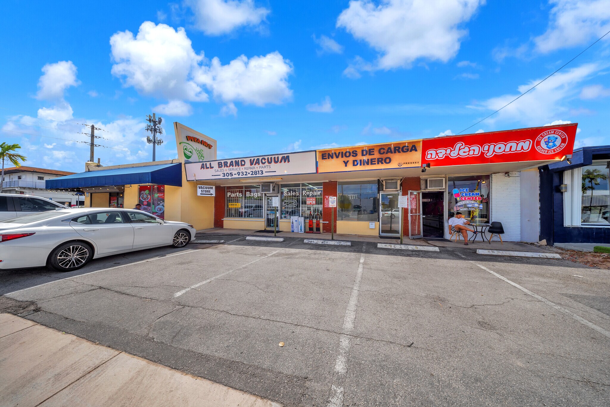 18480-18484 W Dixie Hwy, North Miami Beach, FL à louer Photo de l’immeuble– Image 1 sur 14