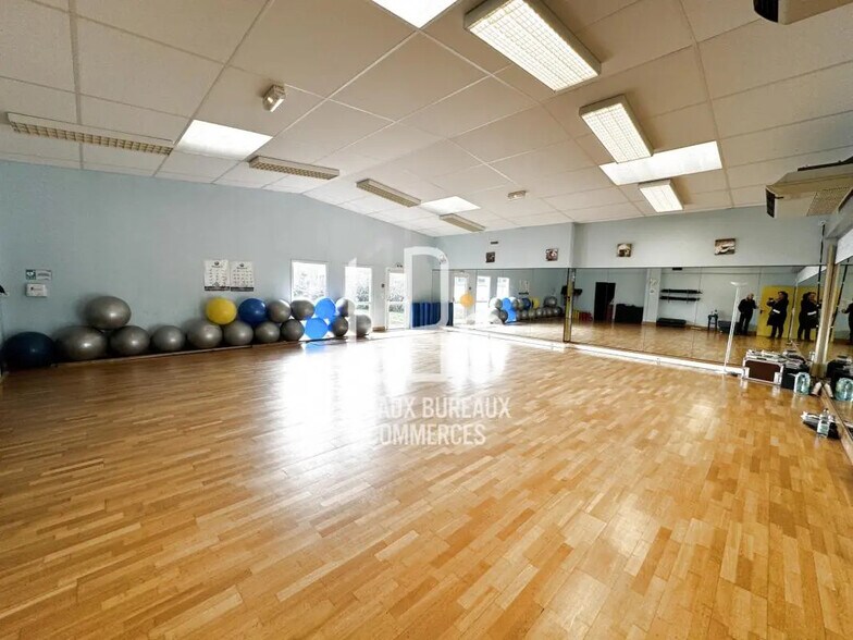 Local d'activités dans Saint-Hilaire-de-Chaléons à vendre - Photo de l’immeuble – Image 3 sur 22