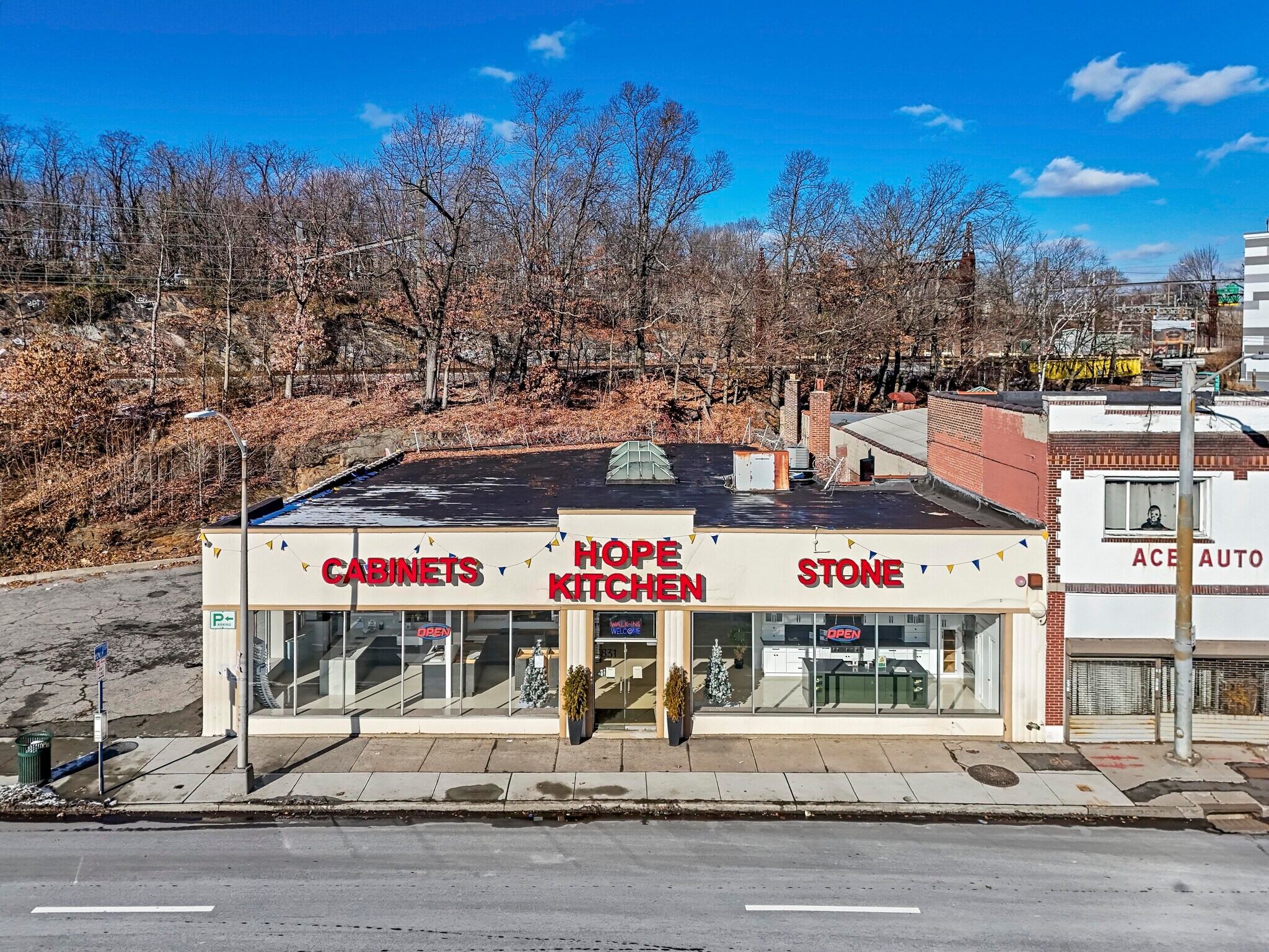 831 Main St, New Rochelle, NY à louer Photo principale– Image 1 sur 4