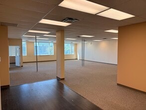 11806 126 St NW, Edmonton, AB à louer Photo intérieure– Image 2 sur 10