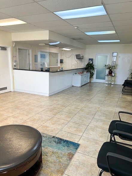 1401 SW 1st St, Miami, FL à louer - Photo de l’immeuble – Image 2 sur 4