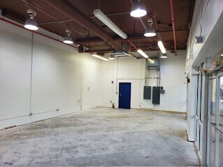 Plus de détails pour 901 N Miami Beach Blvd, North Miami Beach, FL - Local commercial à louer