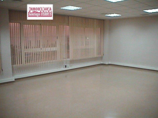 Bureau dans Almussafes, Valencia à louer - Photo de l’immeuble – Image 1 sur 5