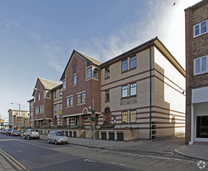 Waterhouse St, Hemel Hempstead à louer - Photo principale – Image 1 sur 5