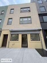 68 Nassau Ave, Brooklyn, NY à louer Photo de l’immeuble– Image 1 sur 4