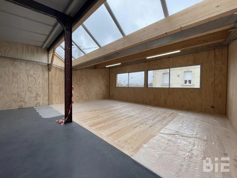 Bureau dans Bègles à louer - Photo intérieure – Image 3 sur 9