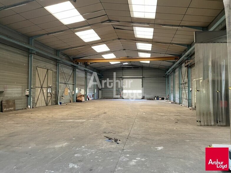 Local d'activités dans Mozé-sur-Louet à vendre - Photo de l’immeuble – Image 2 sur 3