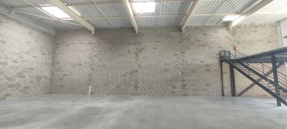 Local d'activités dans Tignieu-Jameyzieu à vendre - Photo intérieure – Image 3 sur 12