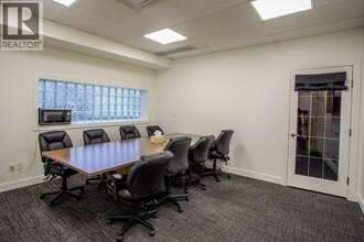 1455 Ellis St, Kelowna, BC à louer Photo intérieure– Image 2 sur 4