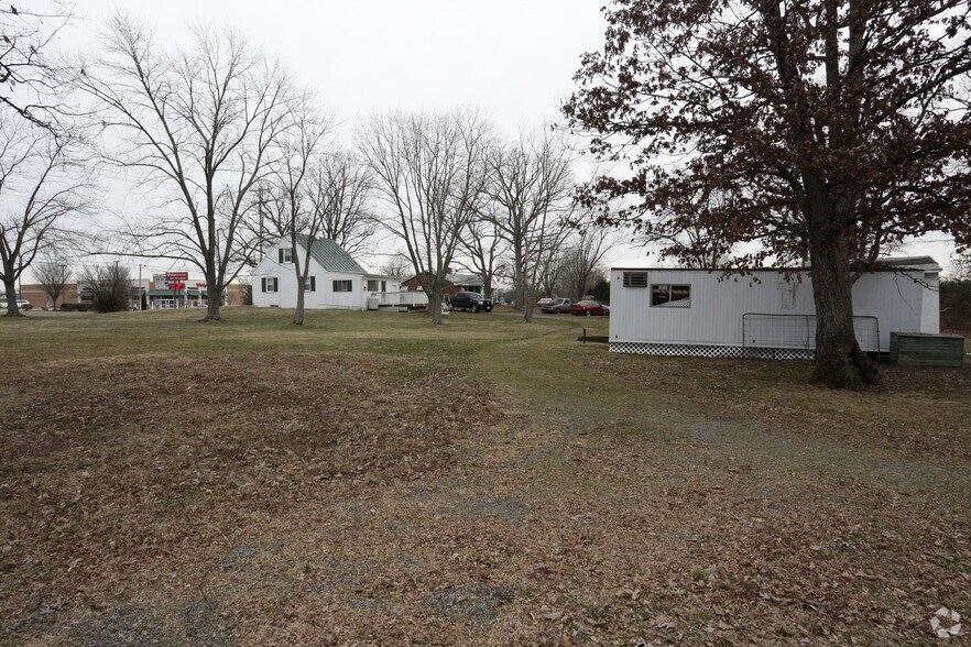 672 Fairfax Pike, Stephens City, VA à vendre - Photo principale – Image 1 sur 13
