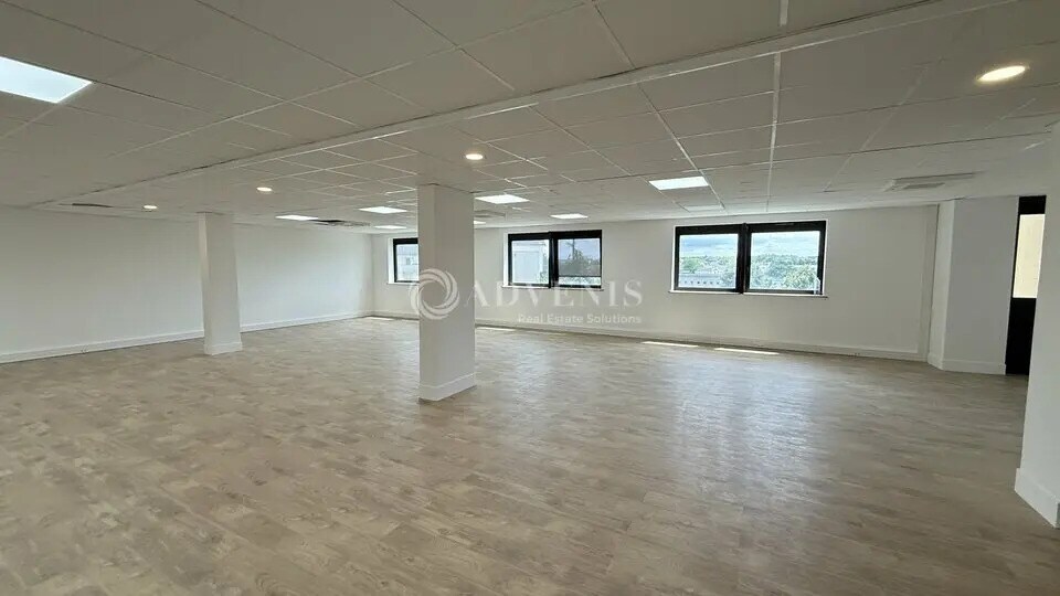 Bureau dans Lognes à louer - Photo de l’immeuble – Image 3 sur 6