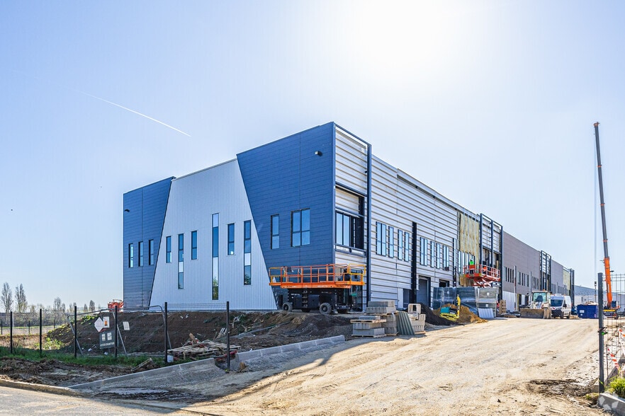 108 Rue De La Croix Brisée, Wissous à louer - Photo de l’immeuble – Image 2 sur 5