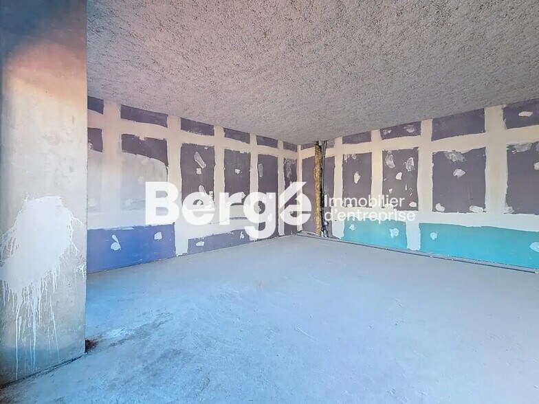 Local commercial dans Le Cannet à louer - Photo de l’immeuble – Image 3 sur 10