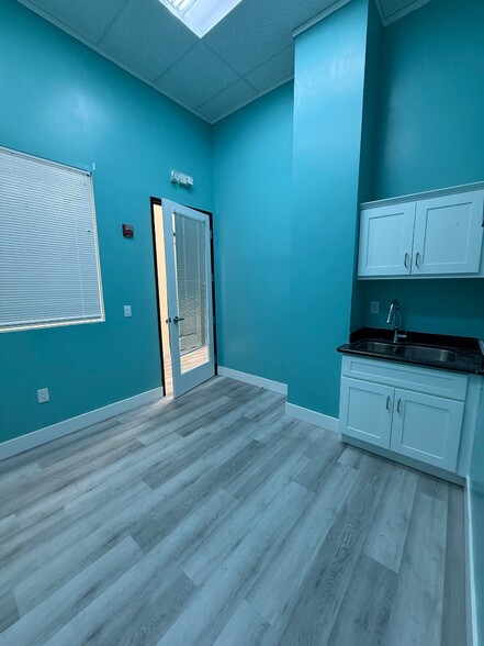 1000 Railroad Ave, Pittsburg, CA à louer - Photo de l’immeuble – Image 2 sur 2