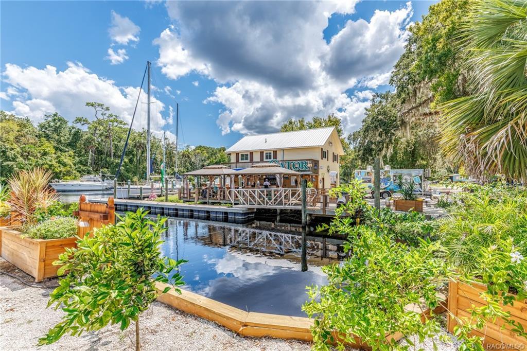 6617 Riverside Dr, Yankeetown, FL à vendre Photo de l’immeuble– Image 1 sur 45