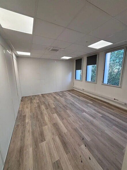 Bureau dans Charenton-le-Pont à vendre - Photo de l’immeuble – Image 3 sur 10