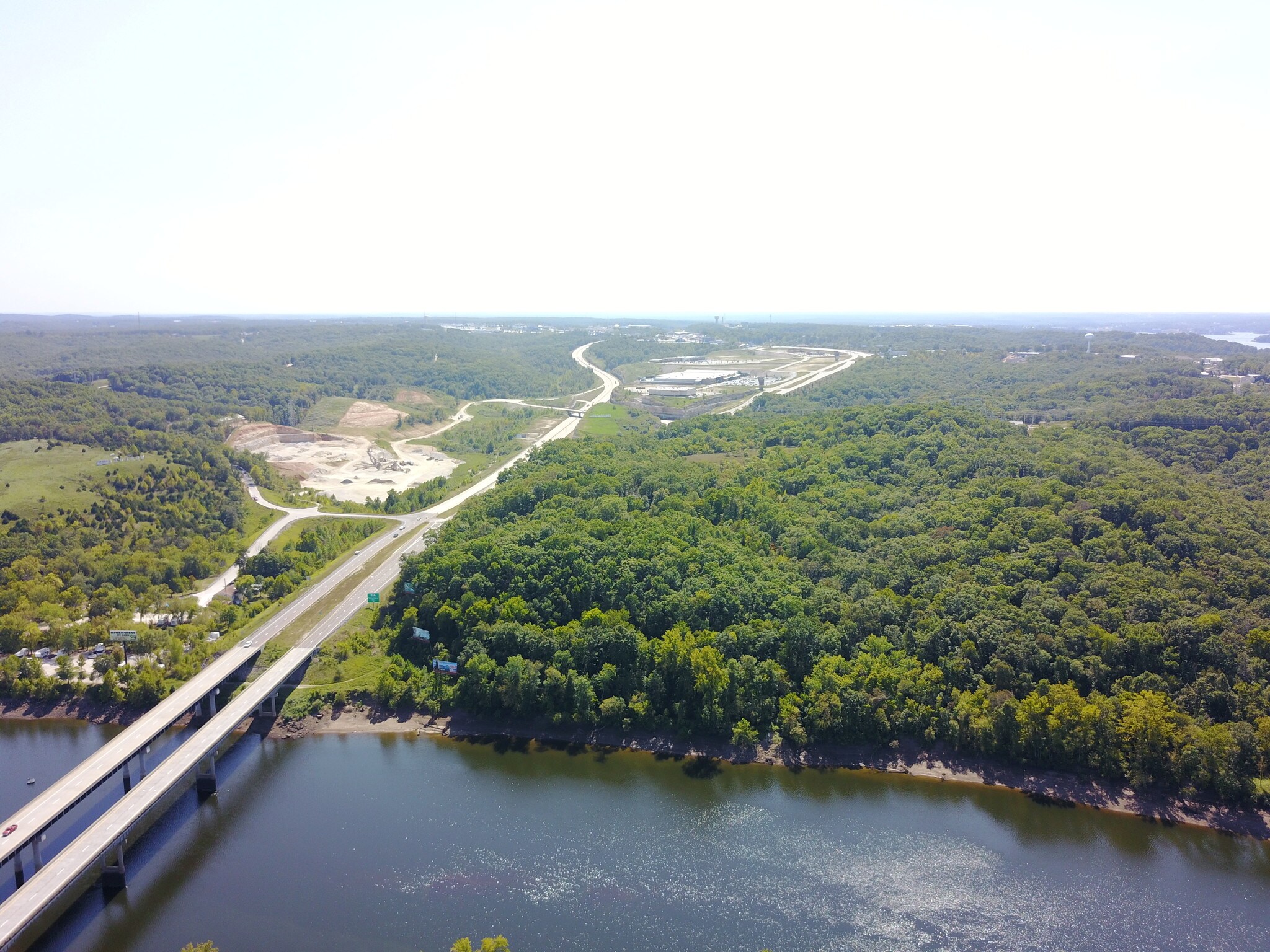 Campbell Dr, Lake Ozark, MO à vendre Photo de l’immeuble– Image 1 sur 25