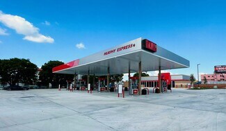 Plus de détails pour 11600 NW South River Dr, Medley, FL - Local commercial à vendre