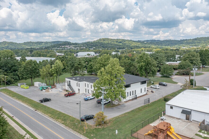 307 Southgate Ct, Brentwood, TN à louer - Photo de l’immeuble – Image 3 sur 26